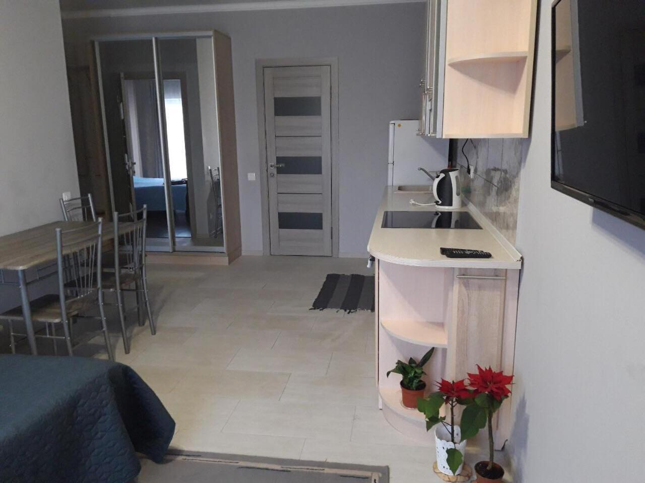 Lutsk, Double-Room Apartments ภายนอก รูปภาพ